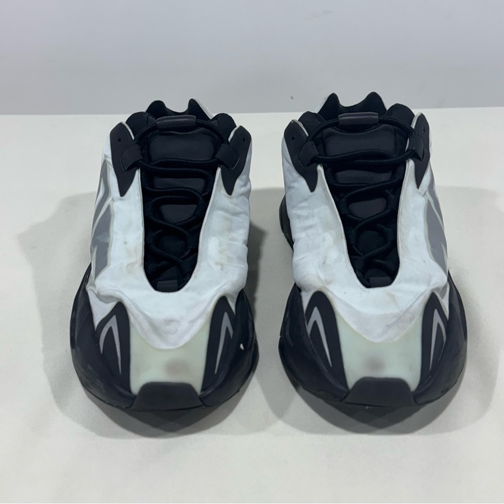adidas Yeezy Boost 700 MNVN Metallic Men's Size 9.5 Sneakers GW9524